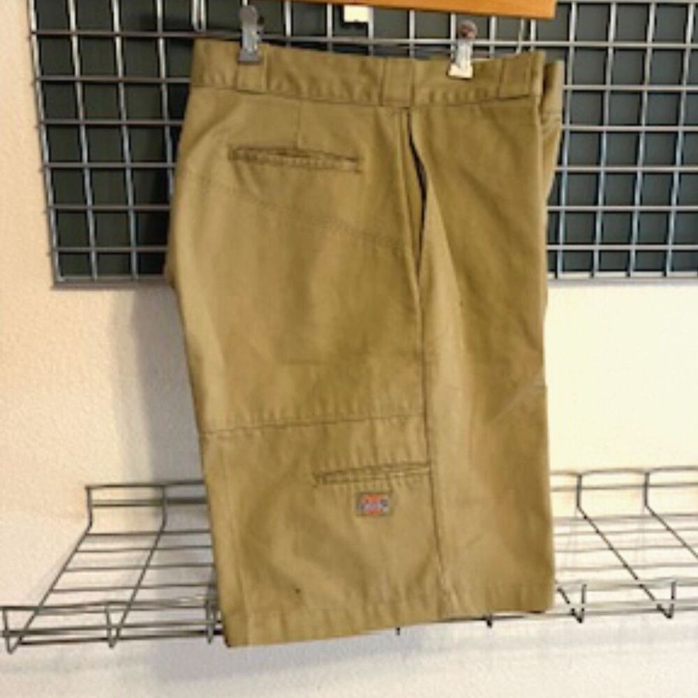 Size: 38 Dickies Casual or Work Shorts ... New w/o Tags